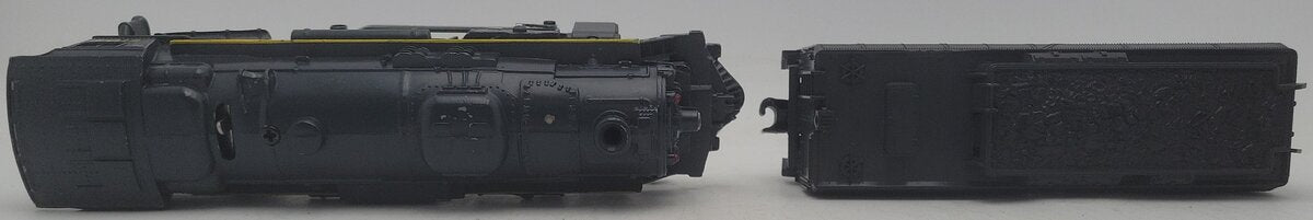 Lionel 6-8102 Union Pacific 4-4-2 Steam Locomotive with Tender EX