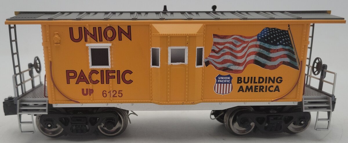 Menards O Gauge Union Pacific Caboose #6125 EX