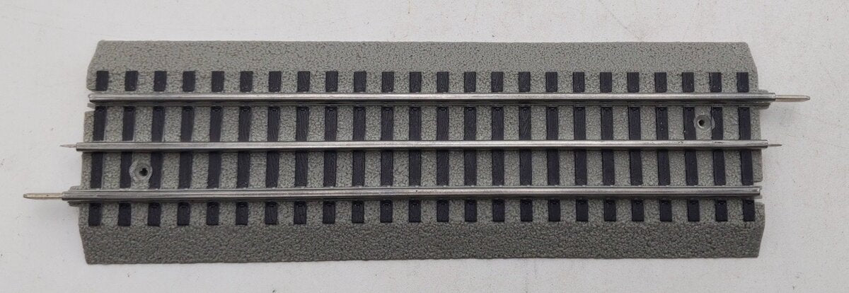 Lionel 6-12014 O FasTrack 10 Inch Straight Track (15) EX