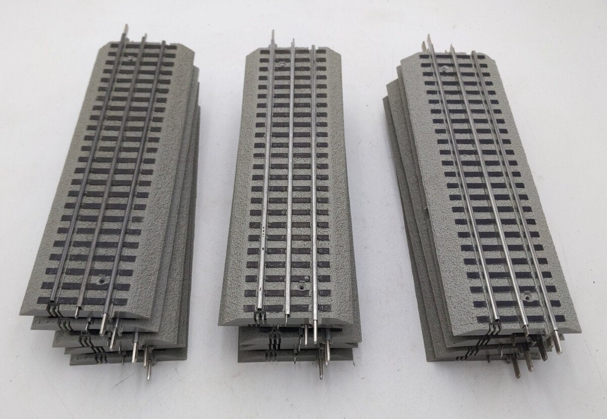 Lionel 6-12014 O FasTrack 10 Inch Straight Track (15) EX