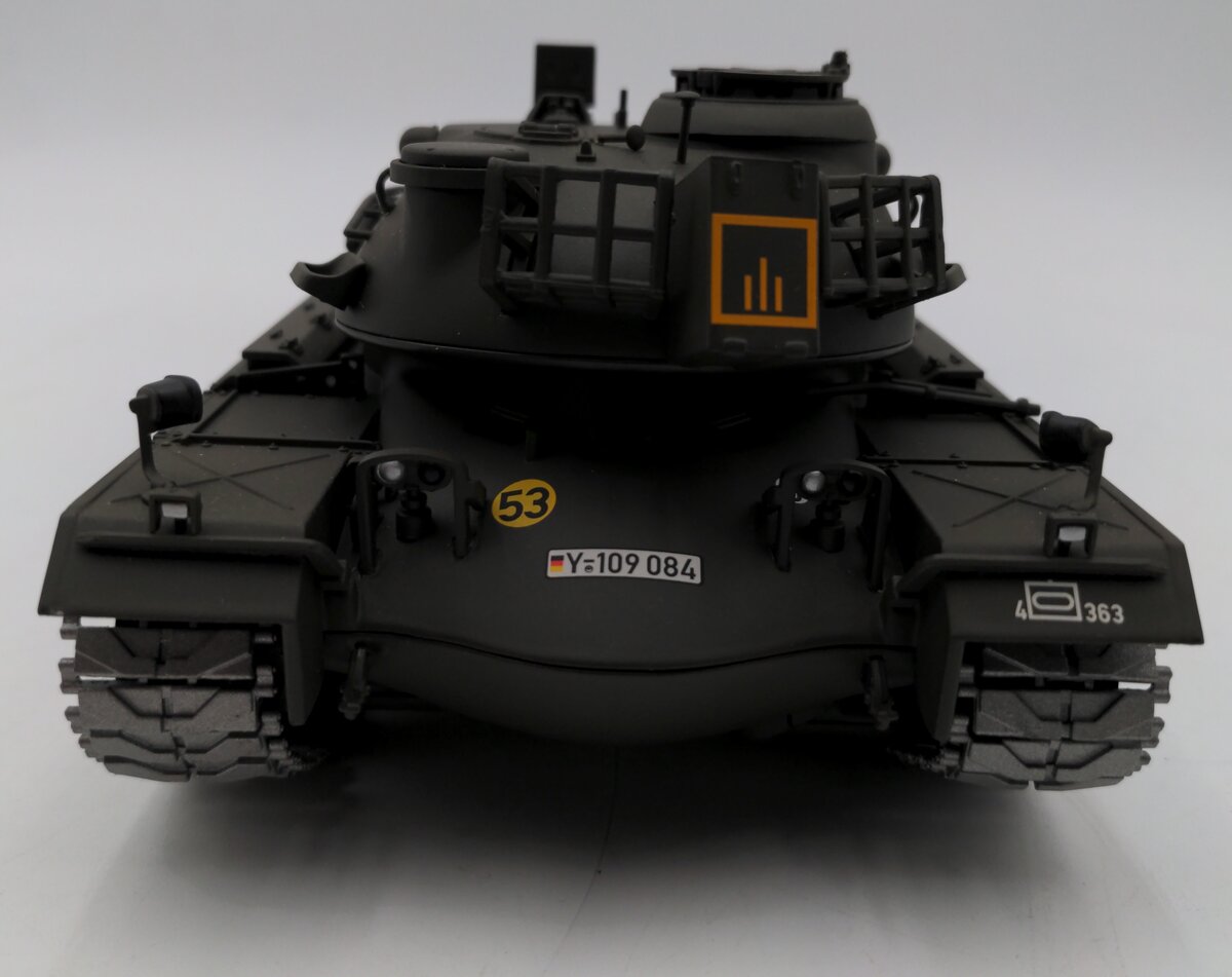 Minichamps 1:35 Scale M48 German Tank #421 VG
