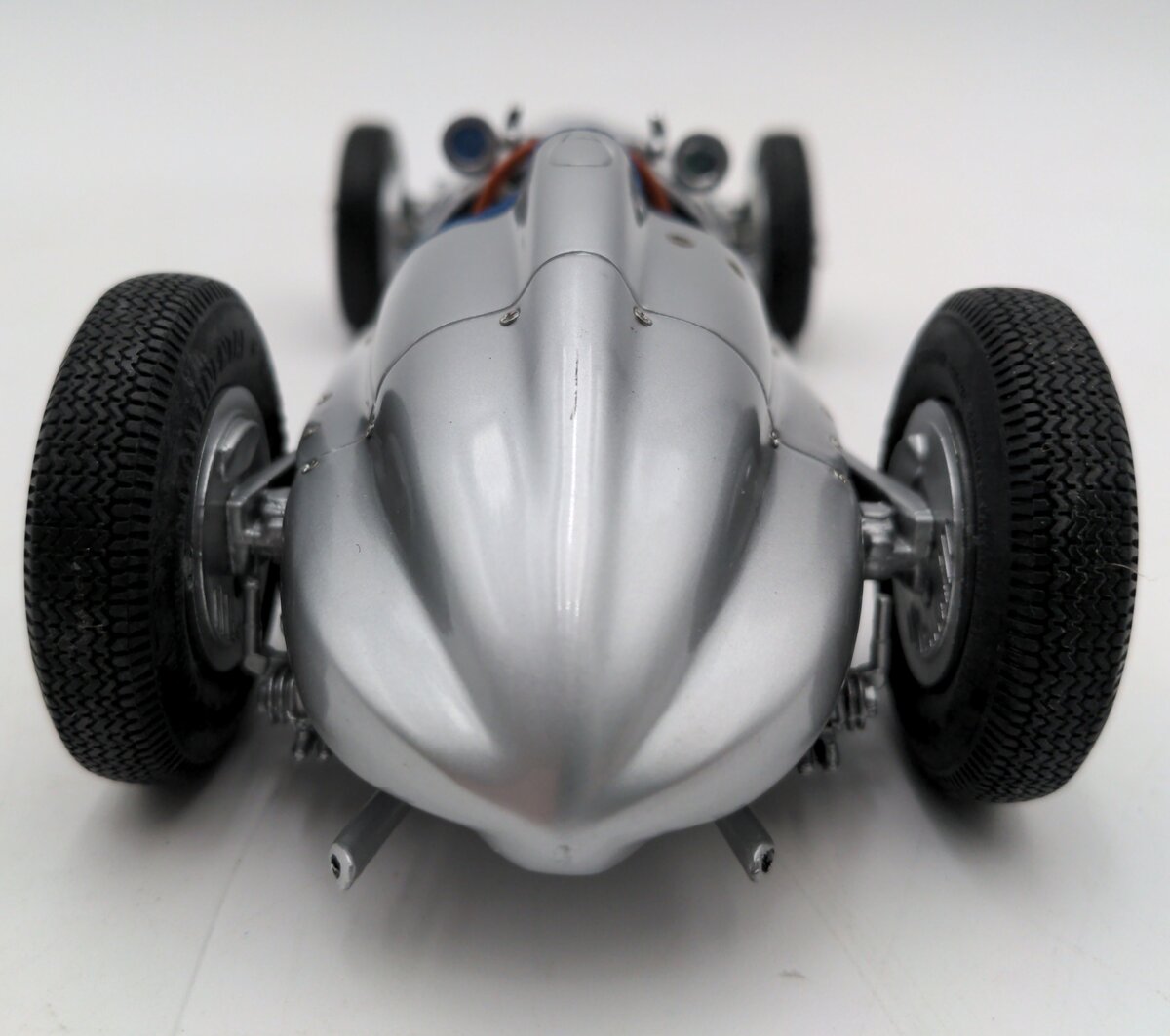 CMC 1:18 Scale 1939 Mercedes Benz W165 VG