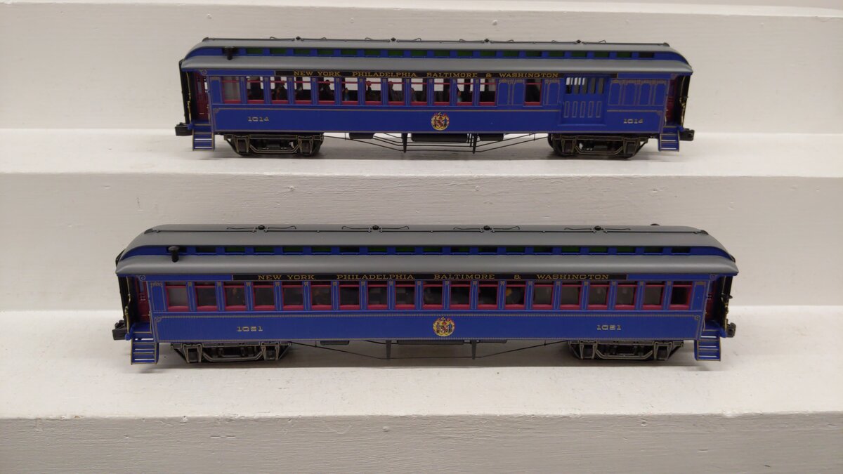 Lionel 2427560 O Royal Blue Wood Passenger Cars Pack B (Set of 2) #1014/#1051 EX/Box