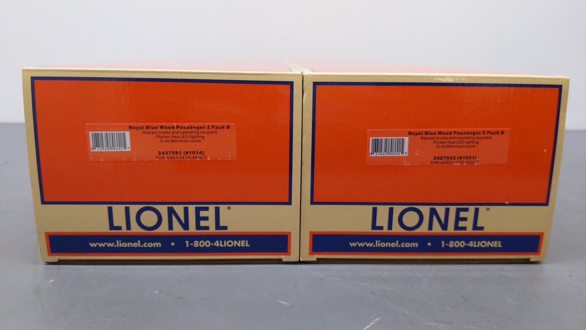 Lionel 2427560 O Royal Blue Wood Passenger Cars Pack B (Set of 2) #1014/#1051 EX/Box