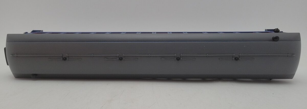 Lionel 2427572 O Gauge Royal Blue Wood Passenger Car #1060 EX