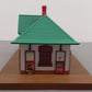 Lionel 2229080 O Assembled Plug-Expand-Play Passenger Station EX/Box