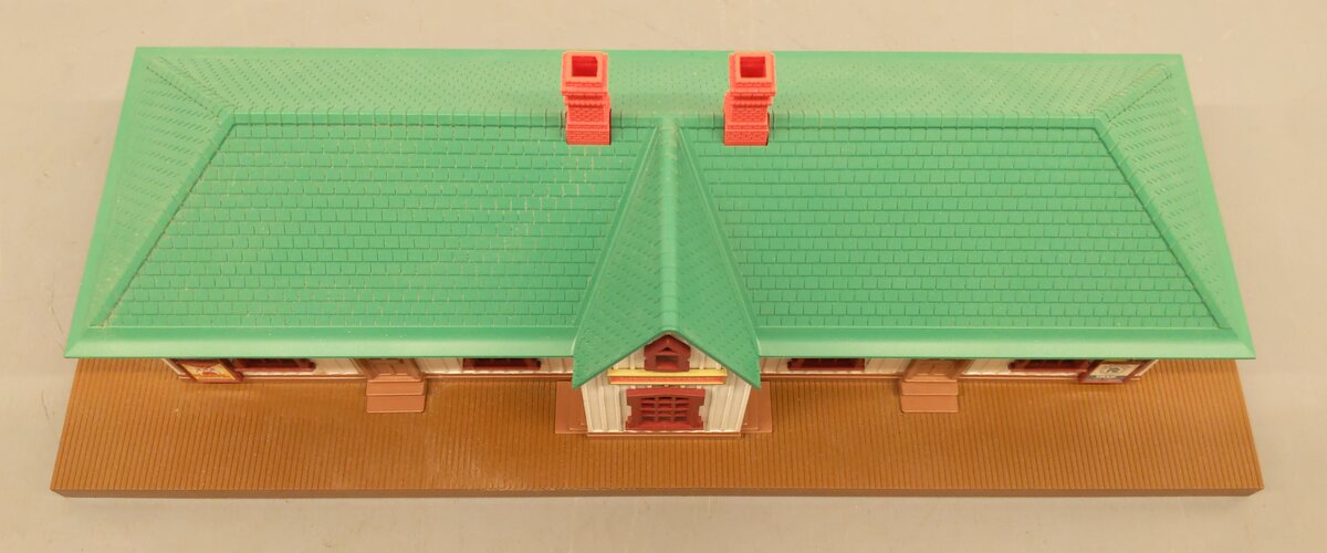Lionel 2229080 O Assembled Plug-Expand-Play Passenger Station EX/Box