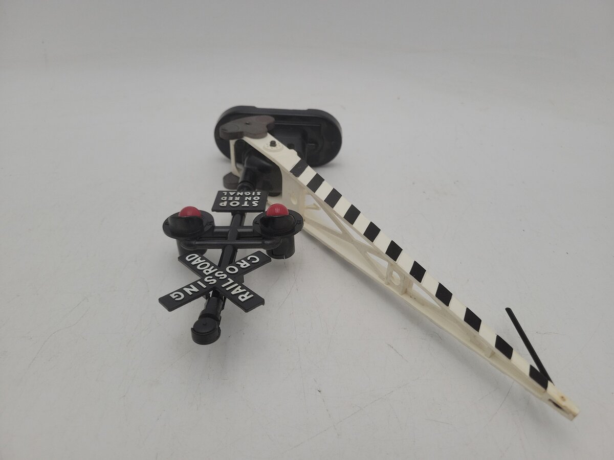 Lionel 6-2162 O Gauge Automatic Crossing Gate & Signal EX/Box