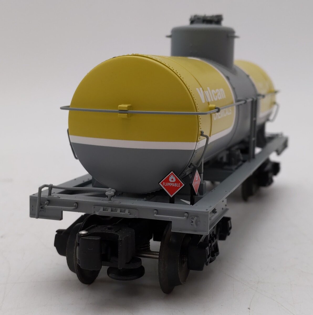 Lionel 6-19615 O Gauge Vulcan 8,000 Gallon Tank Car #1015 EX/Box