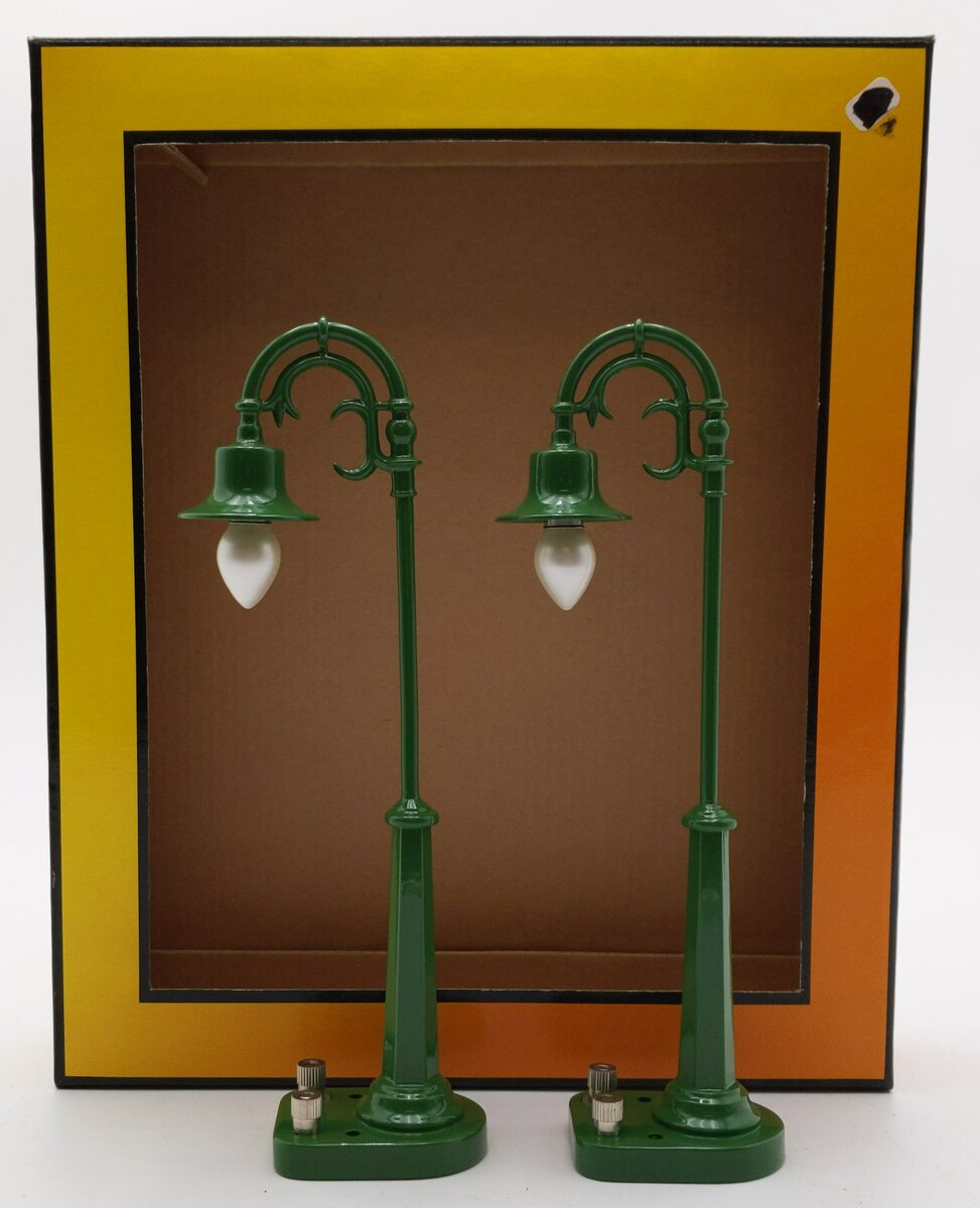 MTH 30-1057 #58 Green Main Street Lamp Post Set LN/Box