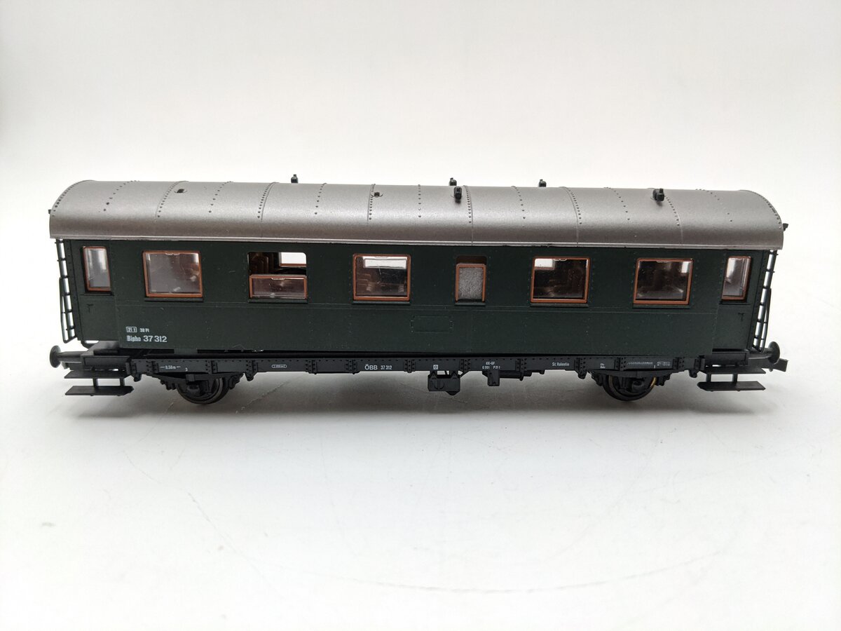 Roco 4203B HO Austrian Federal Railways Passenger Car #37312 VG