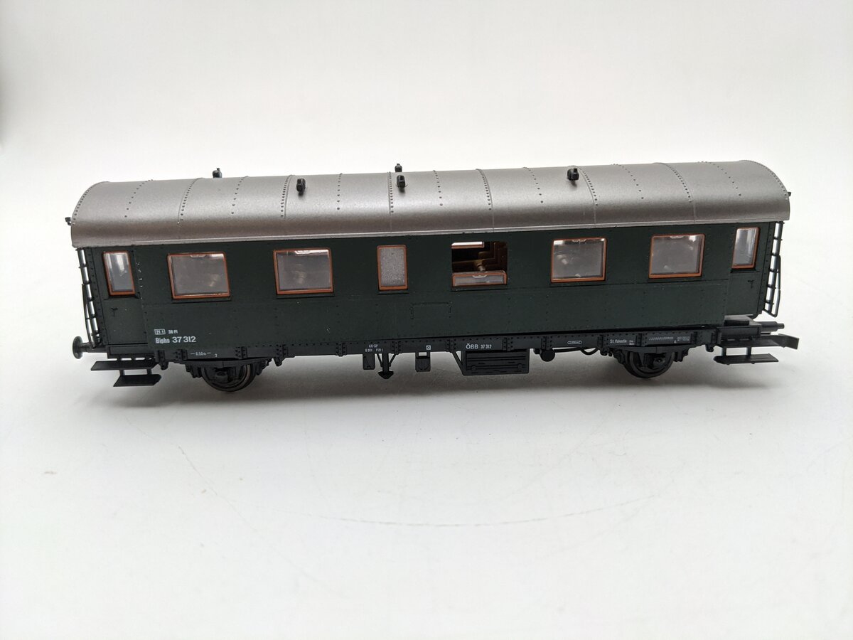 Roco 4203B HO Austrian Federal Railways Passenger Car #37312 VG