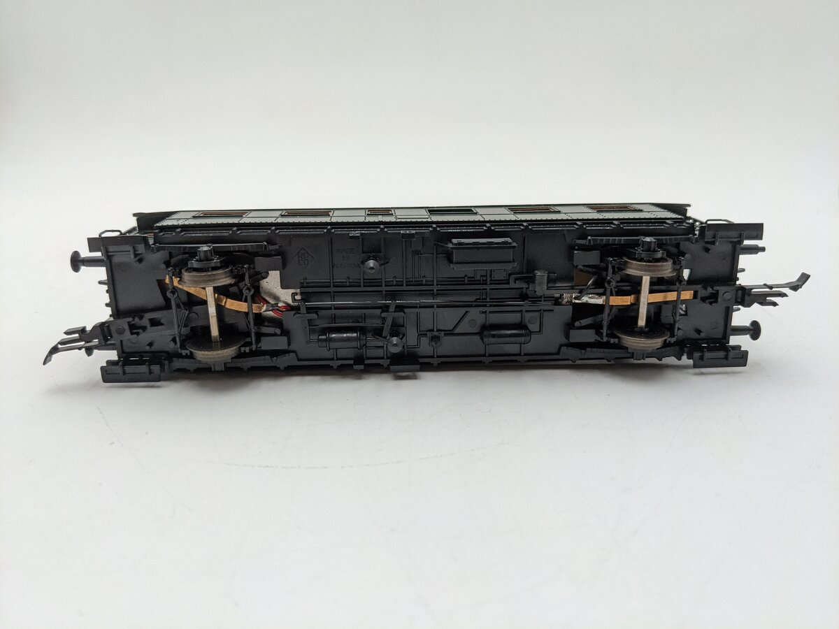 Roco 4203B HO Austrian Federal Railways Passenger Car #37312 VG