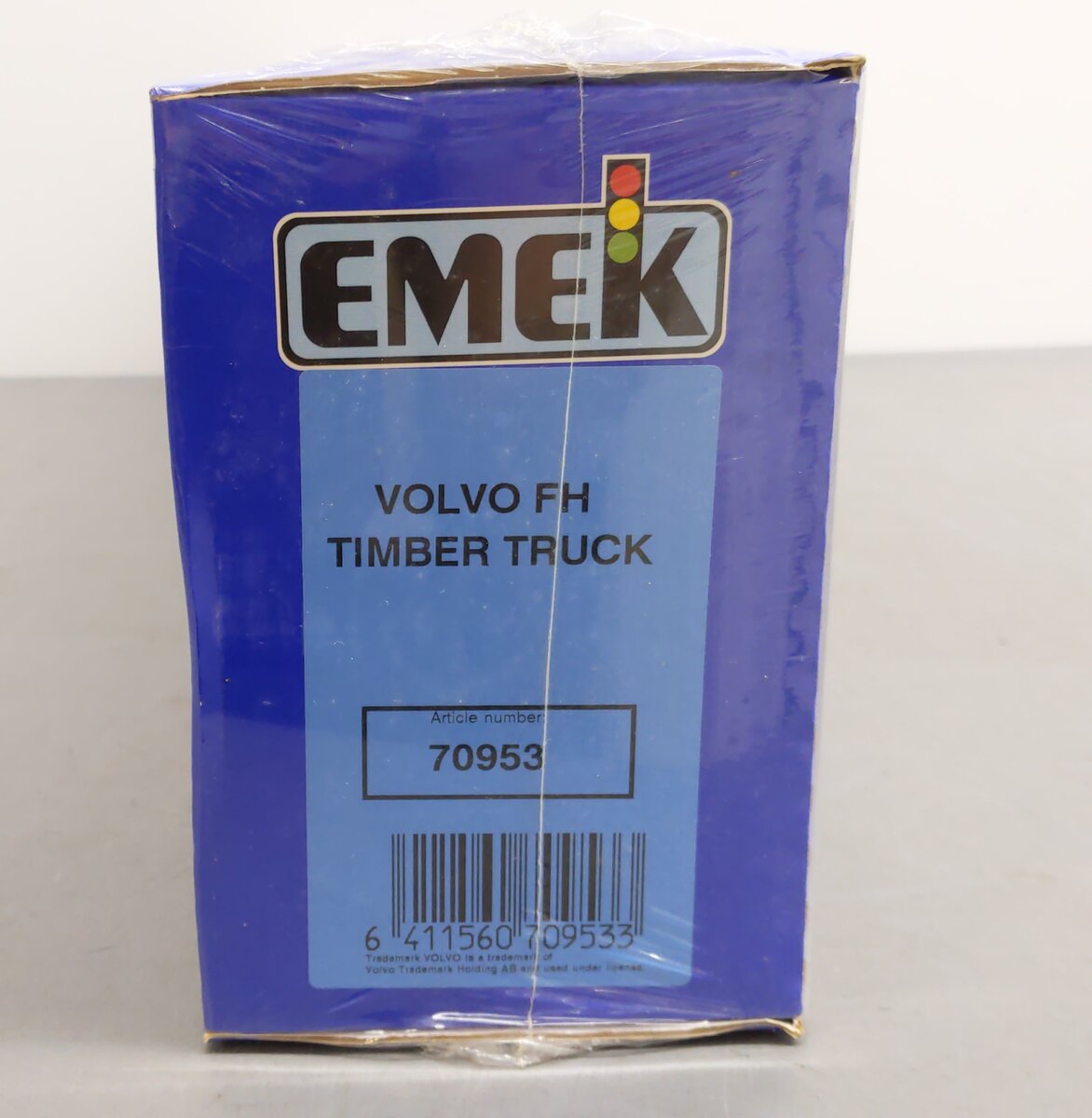 Emek 70953 1:25 Volvo Timber Truck & Flatbed w/Wood Load MT/Box