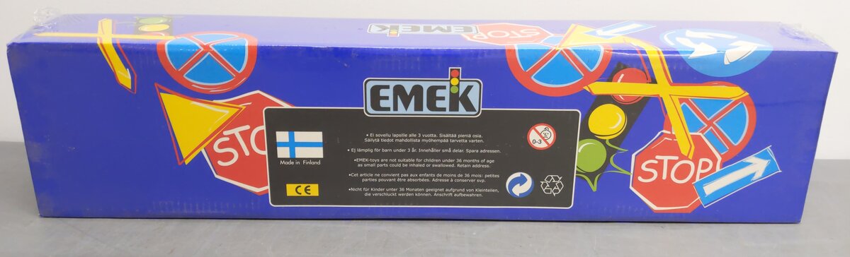Emek 70953 1:25 Volvo Timber Truck & Flatbed w/Wood Load MT/Box