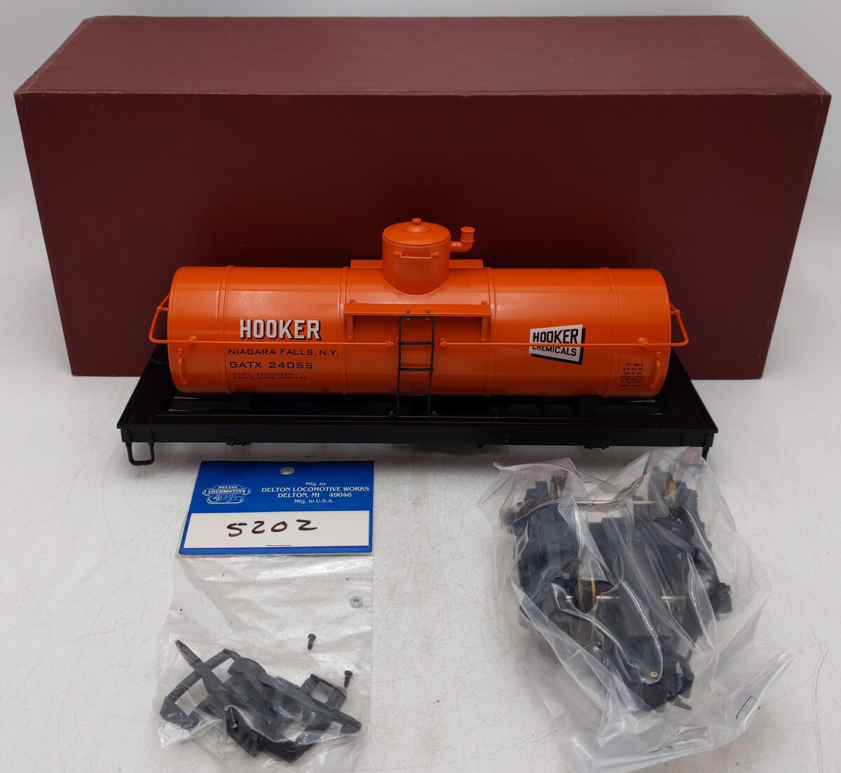 Delton 4245 G Scale Hooker Chemicals Die Cast Tank Freight Car Kit #24055 EX/Box