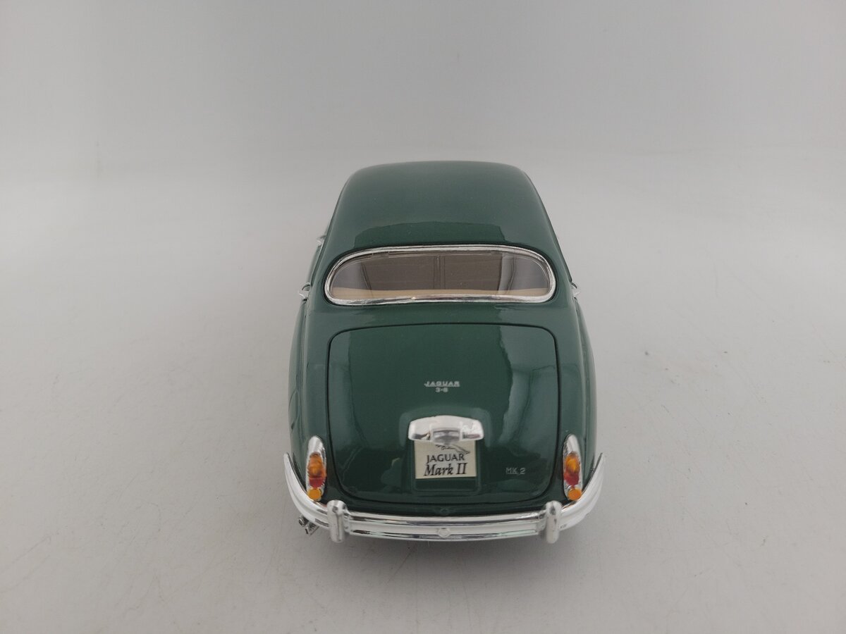 Maisto 1959 1:18 Scale Green Jaguar Mark II MK 2 Diecast Model EX