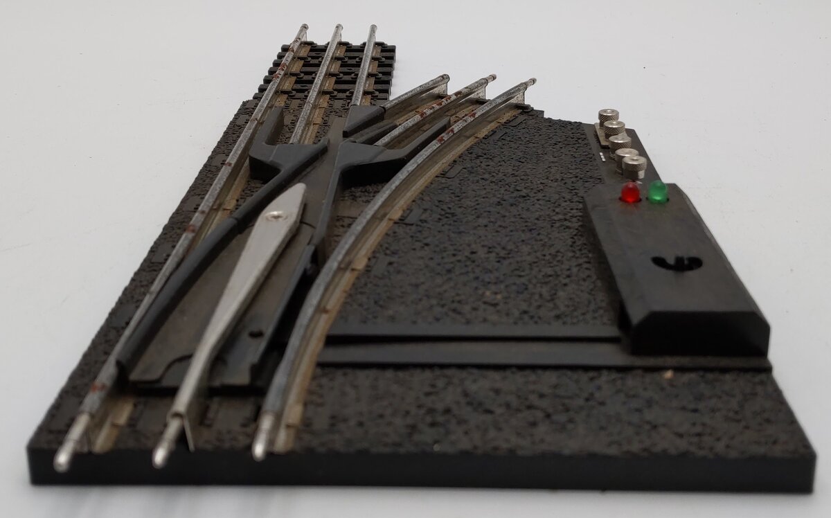 Lionel 6-12080 O 42" Remote-Control Right Hand Switch Turnout VG/Box