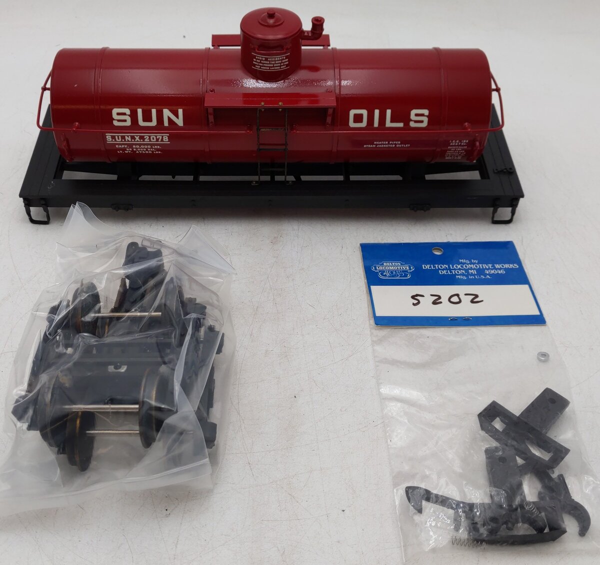 Delton 4247 G Scale Sun Oils Die Cast Tank Freight Car Kit #2078 EX/Box
