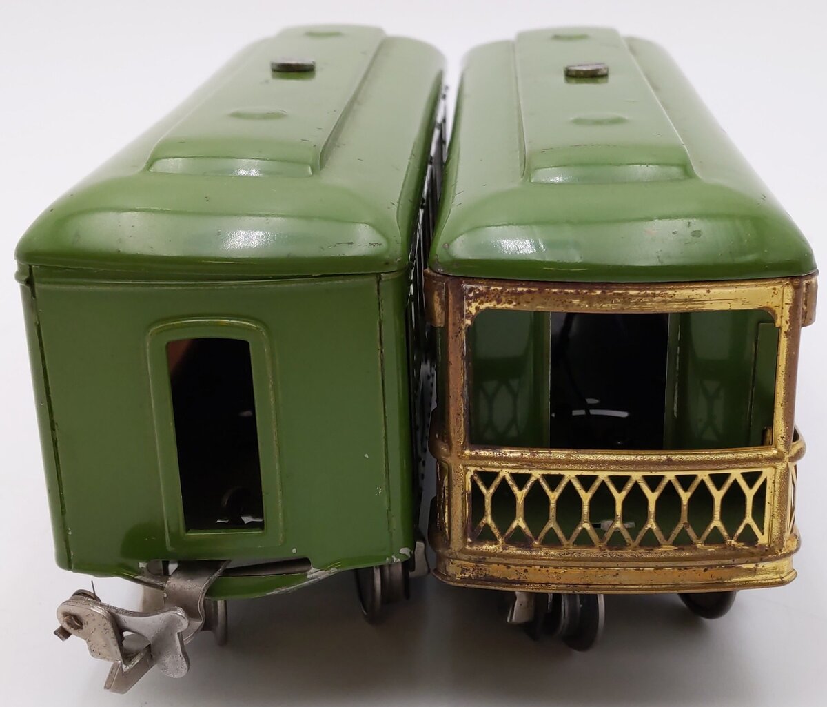 Lionel Vintage O Prewar Green Tinplate Passenger Cars 610, 612 [2]