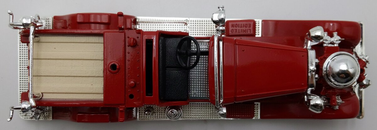 Ertl 1:30 Scale 1937 Diecast Ahrens-Fox Canton Fire Truck Bank #8 LN/Box