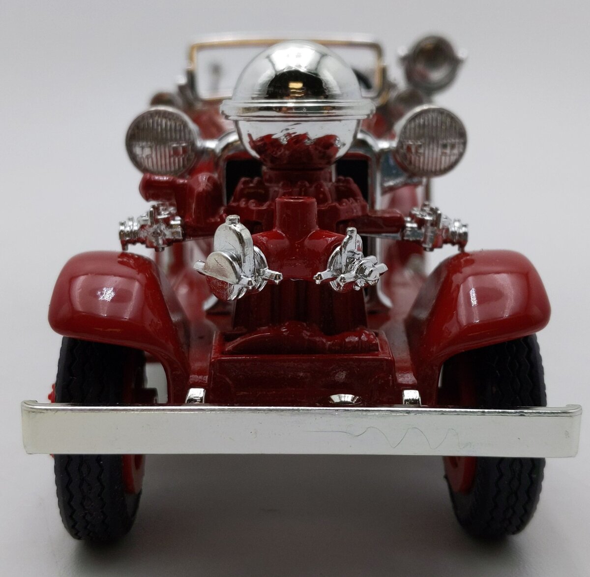 Ertl 1:30 Scale 1937 Diecast Ahrens-Fox Canton Fire Truck Bank #8 LN/Box