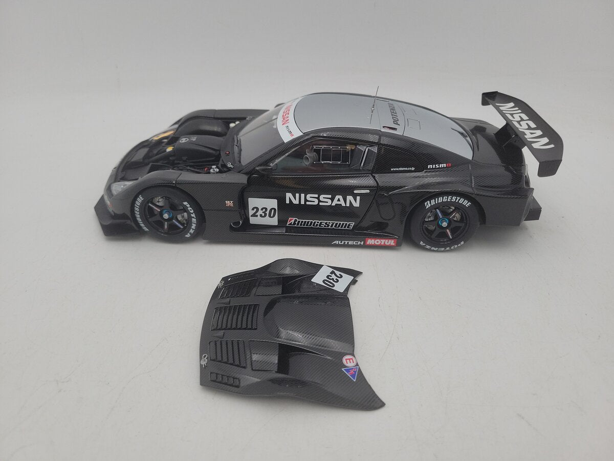 AutoArt 80878 1:18 Scale Black / Chrome Nissan GT-R Test Car #230 Super GT 2008 EX
