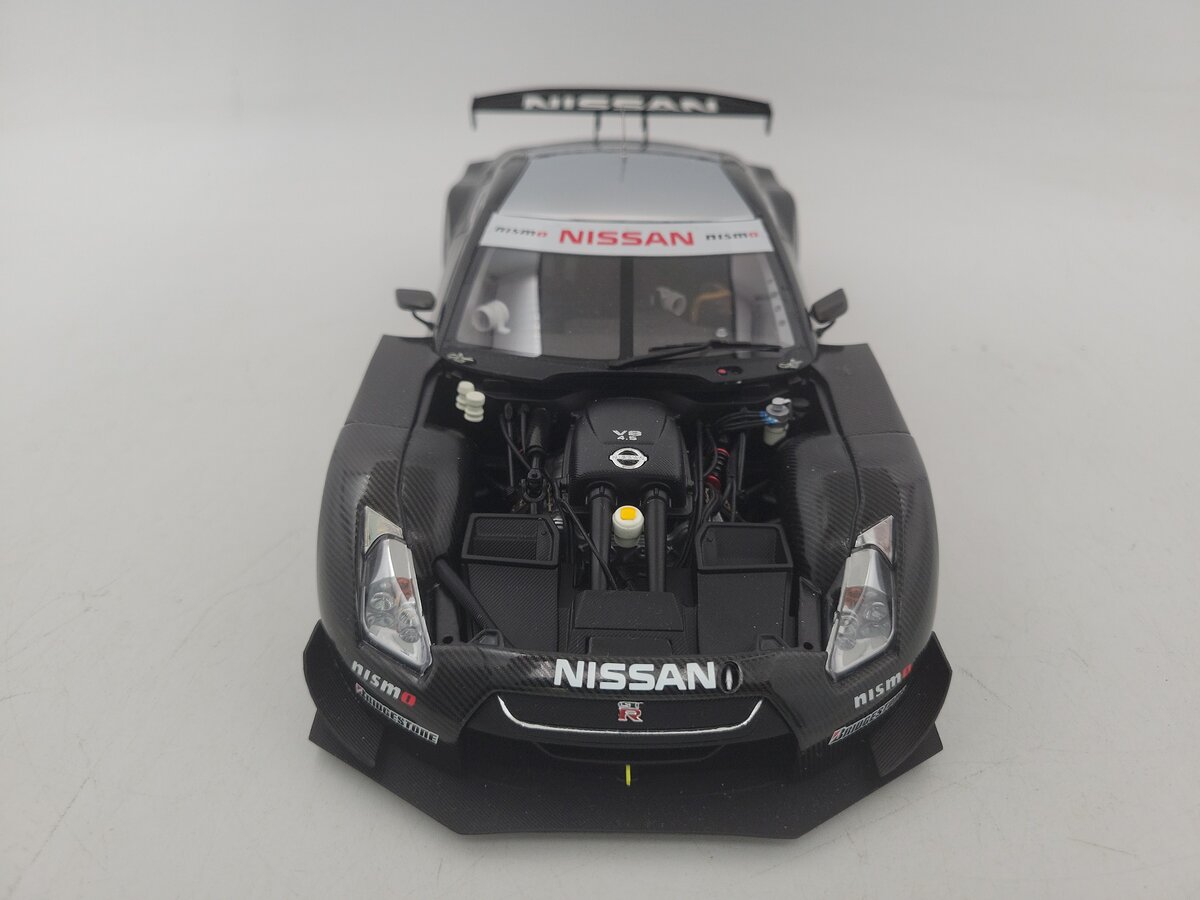 AutoArt 80878 1:18 Scale Black / Chrome Nissan GT-R Test Car #230 Super GT 2008 EX