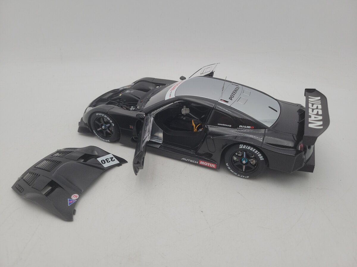 AutoArt 80878 1:18 Scale Black / Chrome Nissan GT-R Test Car #230 Super GT 2008 EX