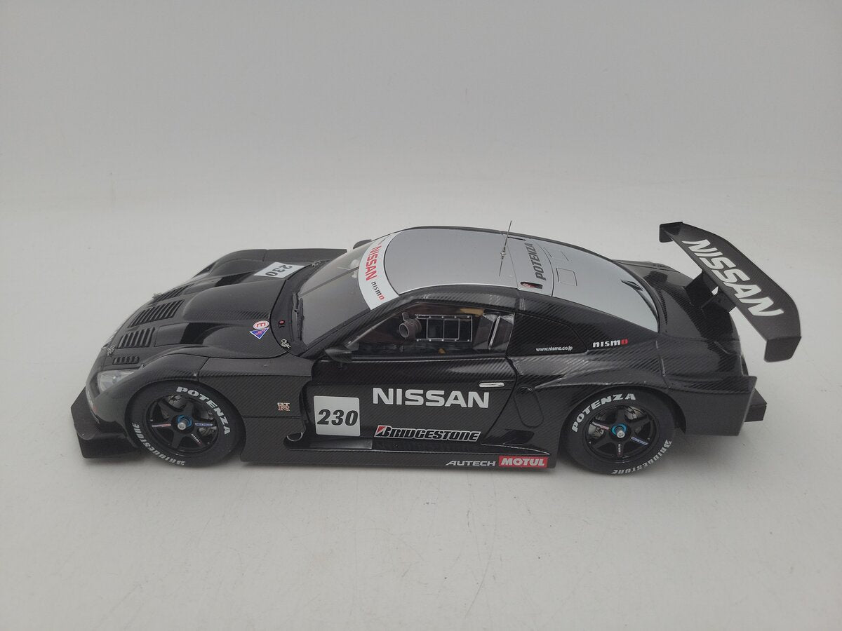 AutoArt 80878 1:18 Scale Black / Chrome Nissan GT-R Test Car #230 Super GT 2008 EX