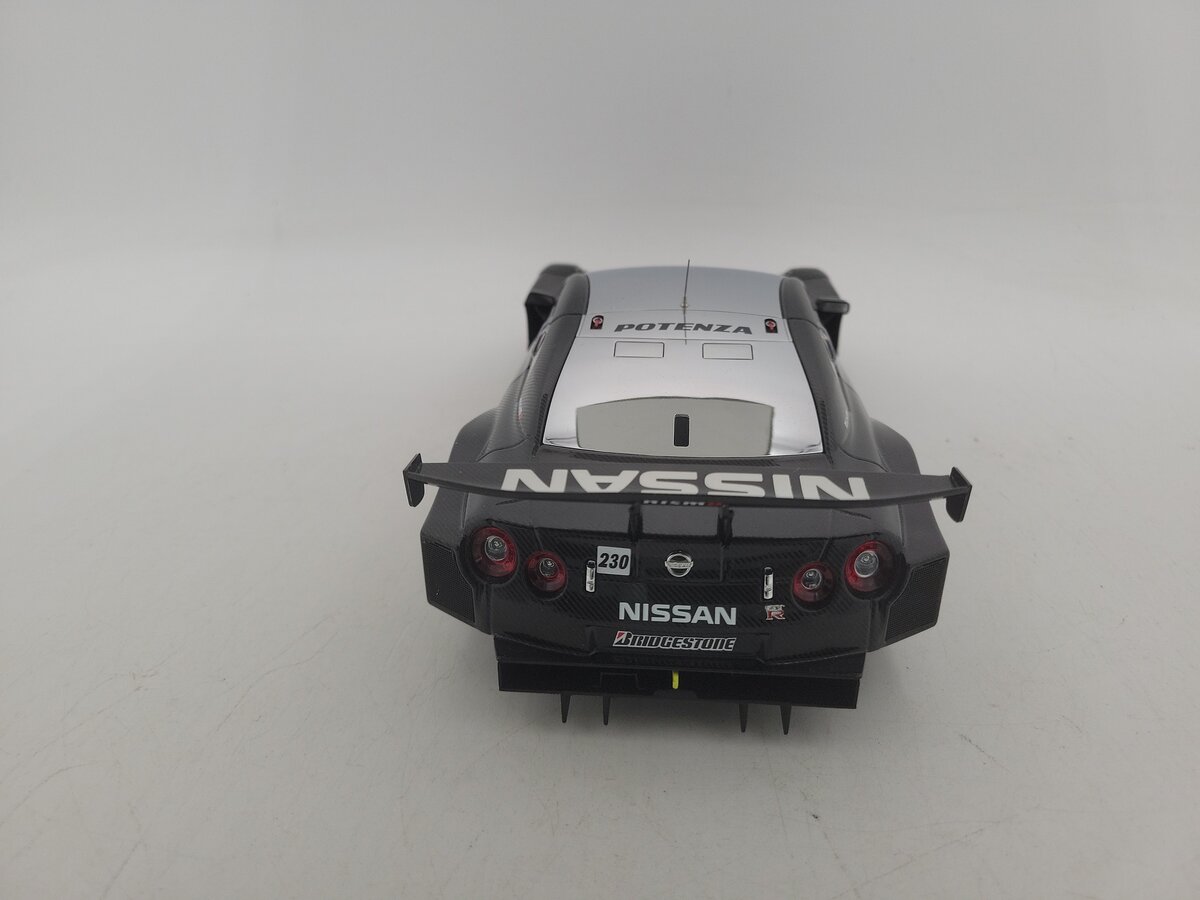 AutoArt 80878 1:18 Scale Black / Chrome Nissan GT-R Test Car #230 Super GT 2008 EX