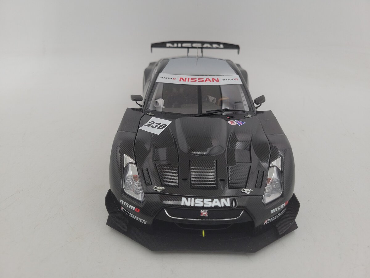 AutoArt 80878 1:18 Scale Black / Chrome Nissan GT-R Test Car #230 Super GT 2008 EX