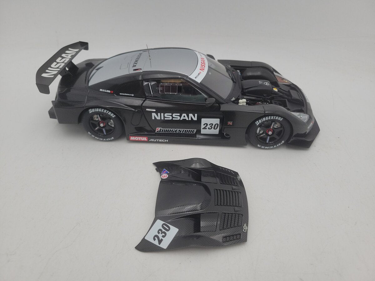 AutoArt 80878 1:18 Scale Black / Chrome Nissan GT-R Test Car #230 Super GT 2008 EX