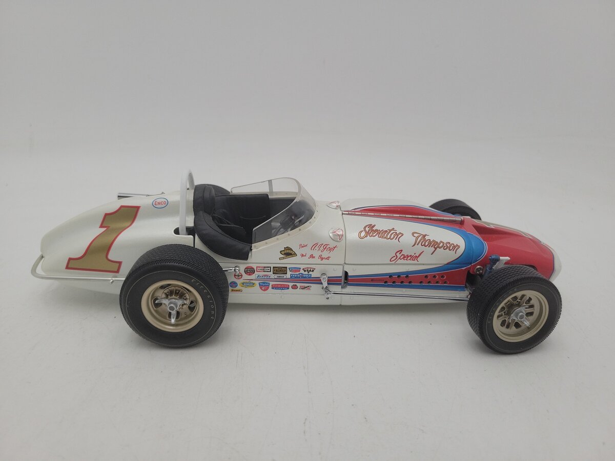 Carousel 1 3091 1:18 Scale White 1961 Watson Roadster 