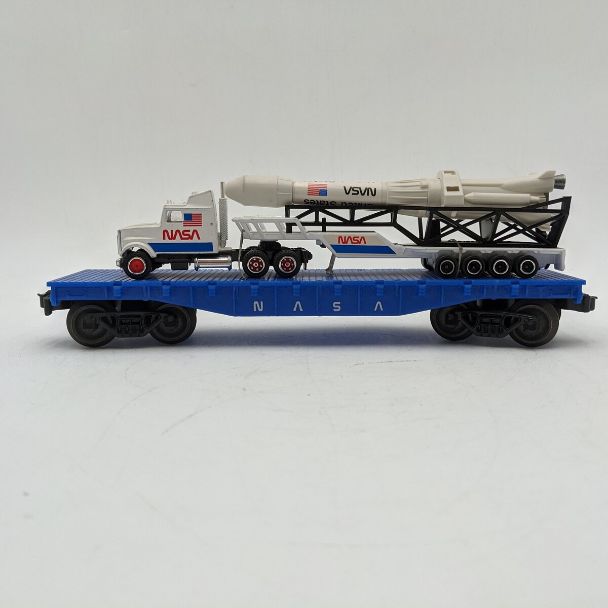 O Gauge Nasa Flatcar w/Majorette Nasa Semi Trailer 600 Series w/ Rocket EX