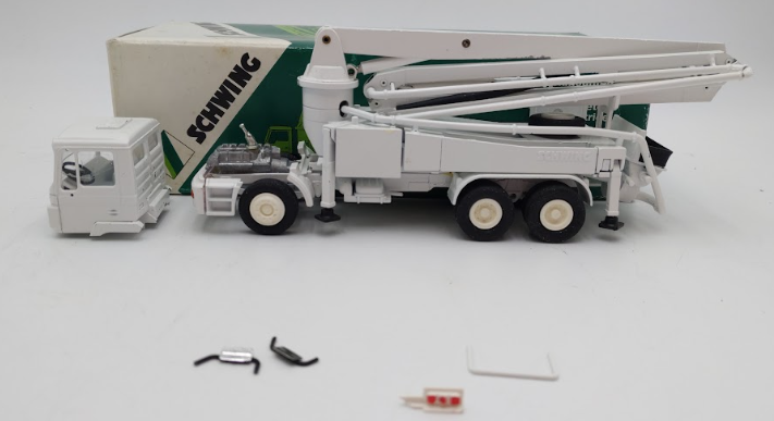 Conrad 1:50 Scale Diecast Schwing KVM 32 XL Truck-Mounted Concrete Pump/Box