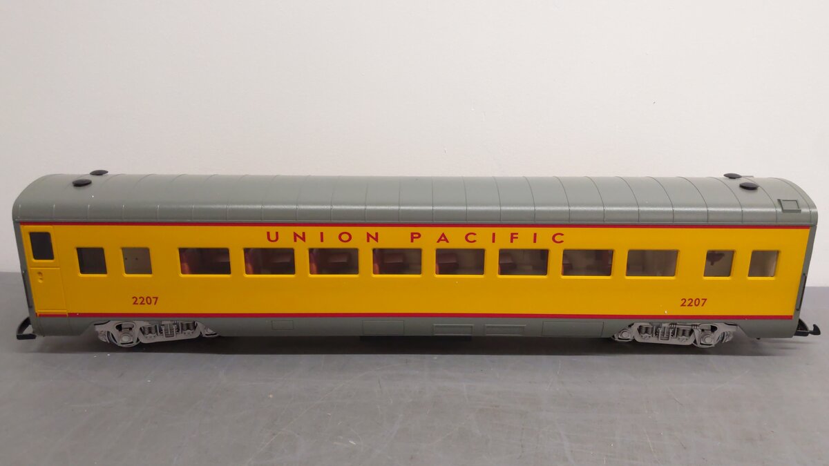 LGB 31570 Union Pacific Passenger Coach Car #2207 EX/Box