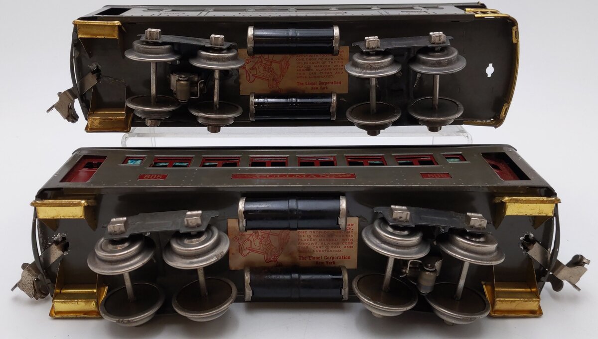 Lionel Vintage O Gauge New York Central Grey Tinplate Passenger Cars 605,606[2]