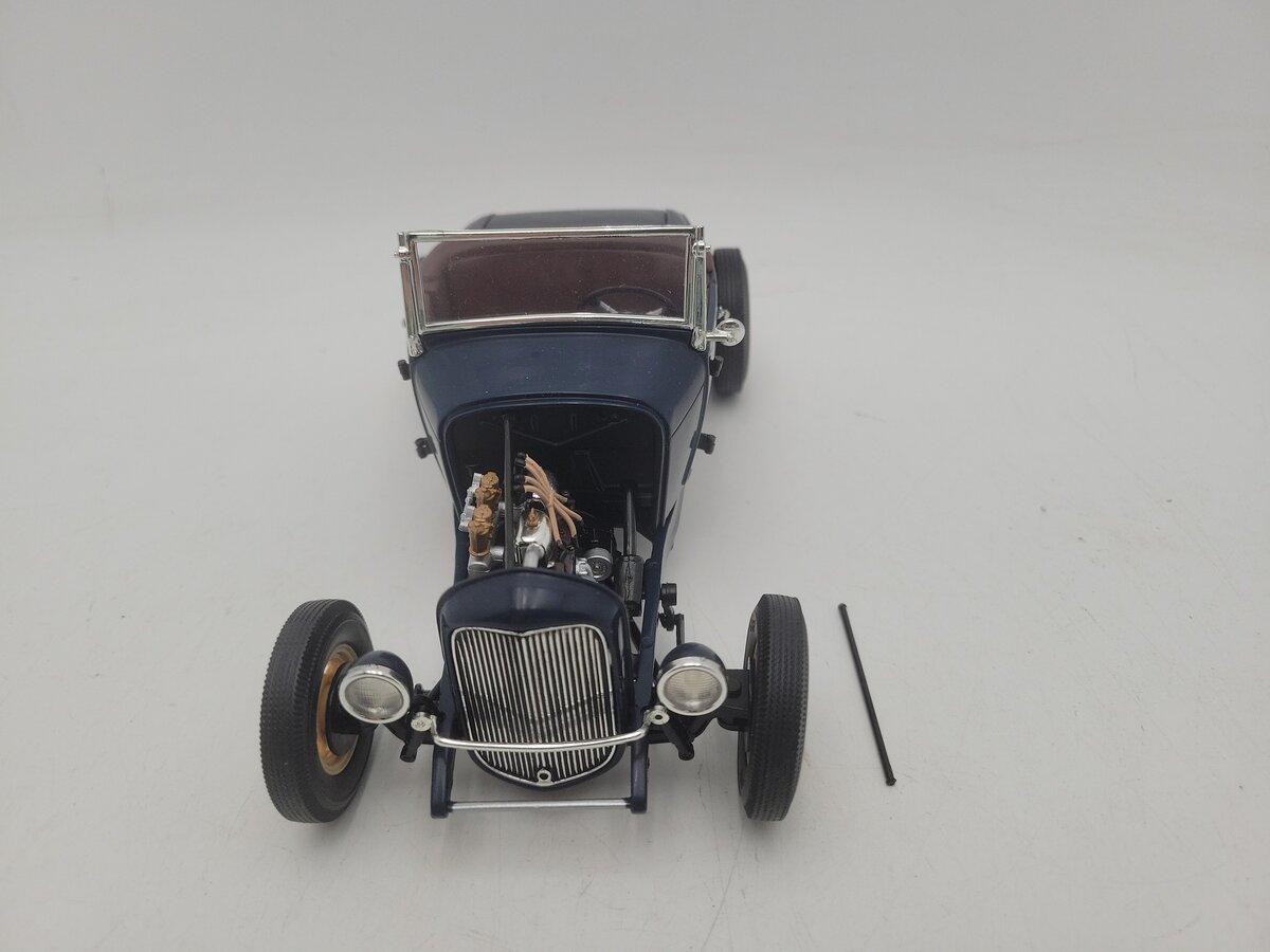 Die Cast Promotions 2882 1:18 Scale Navy Blue / Brown Ford Hot Rod Diecast Car EX