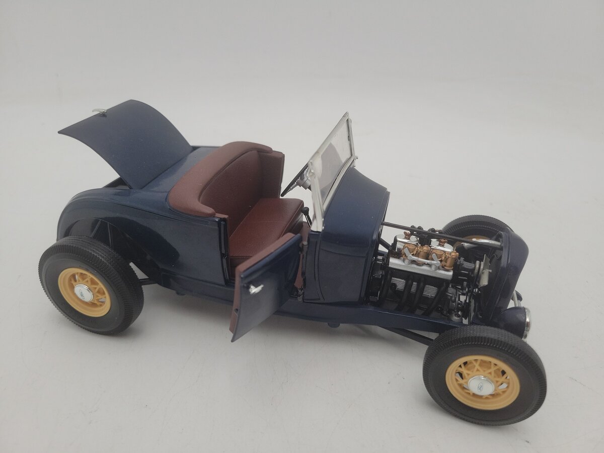 Die Cast Promotions 2882 1:18 Scale Navy Blue / Brown Ford Hot Rod Diecast Car EX