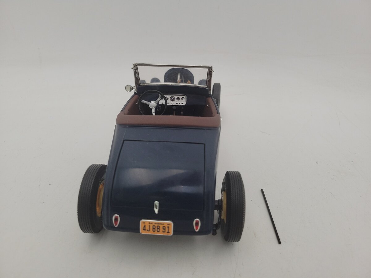 Die Cast Promotions 2882 1:18 Scale Navy Blue / Brown Ford Hot Rod Diecast Car EX