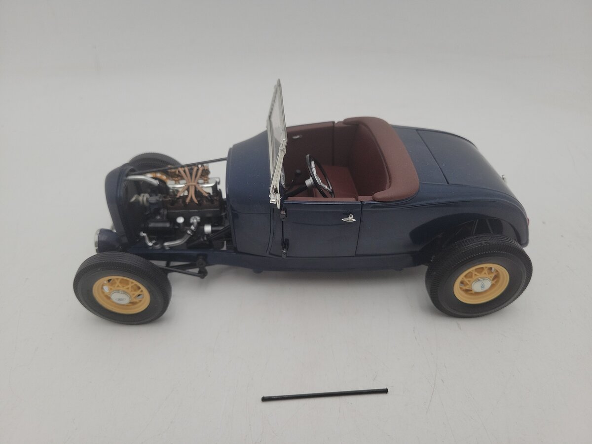 Die Cast Promotions 2882 1:18 Scale Navy Blue / Brown Ford Hot Rod Diecast Car EX