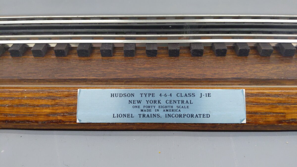 Lionel Hudson Type 4-6-4 J-1E NYC Display Case EX