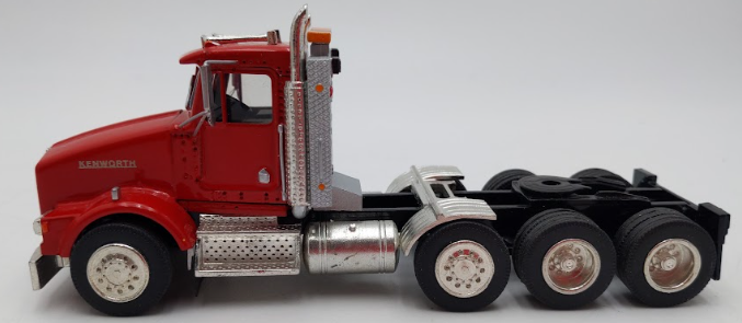 A. Smith SMF 187-R 1:48 Scale Red Kenworth T800 8x4 Artic Tractor VG/Box