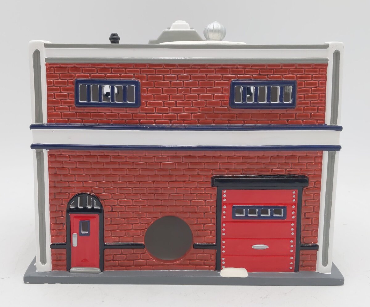 Lionel 54947 O Gauge Ceramic Snow Village Train Center LN/Box
