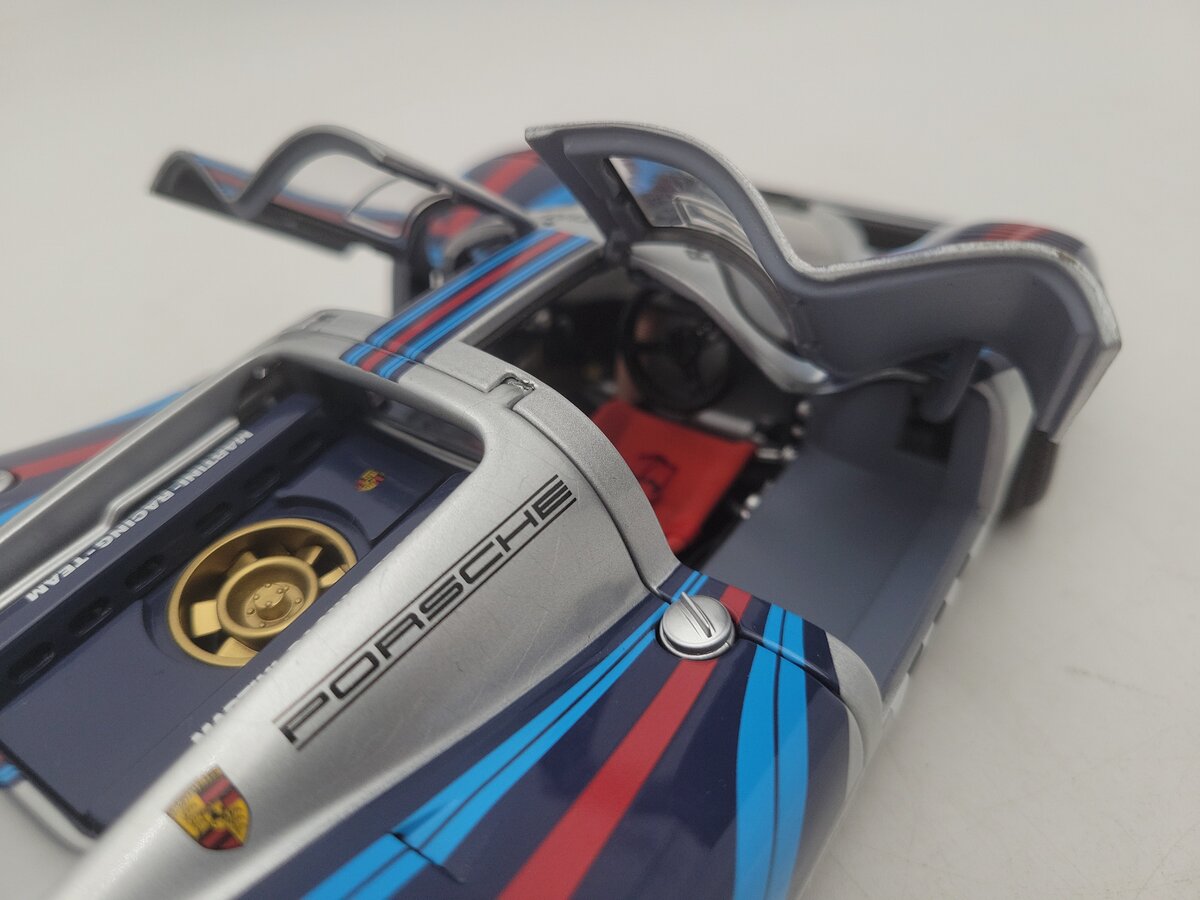 AutoArt 87171 1:18 Scale 1971 Porsche 917L Long Tail #21 Le Mans Racing Car EX