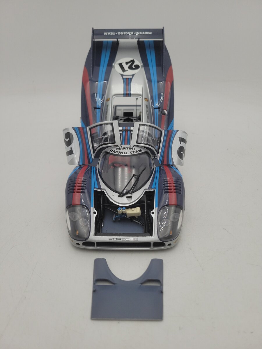 AutoArt 87171 1:18 Scale 1971 Porsche 917L Long Tail #21 Le Mans Racing Car EX