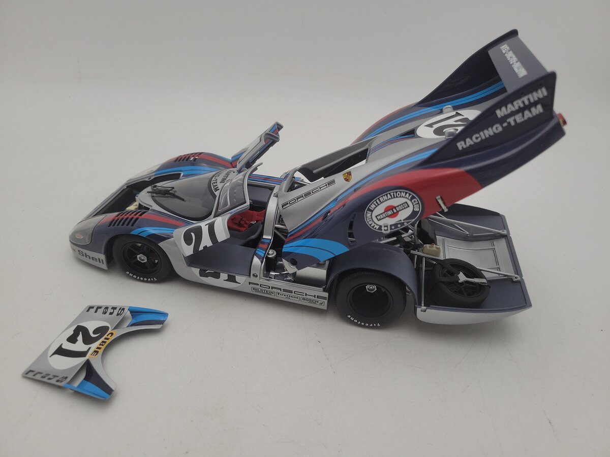 AutoArt 87171 1:18 Scale 1971 Porsche 917L Long Tail #21 Le Mans Racing Car EX