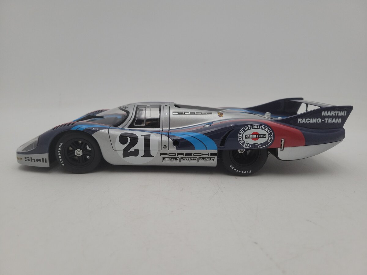 AutoArt 87171 1:18 Scale 1971 Porsche 917L Long Tail #21 Le Mans Racing Car EX