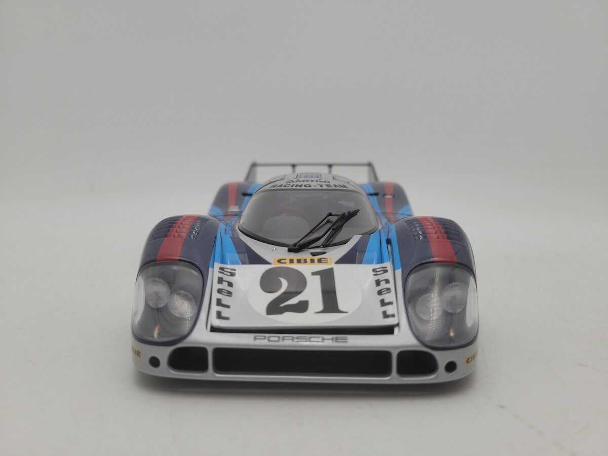 AutoArt 87171 1:18 Scale 1971 Porsche 917L Long Tail #21 Le Mans Racing Car EX